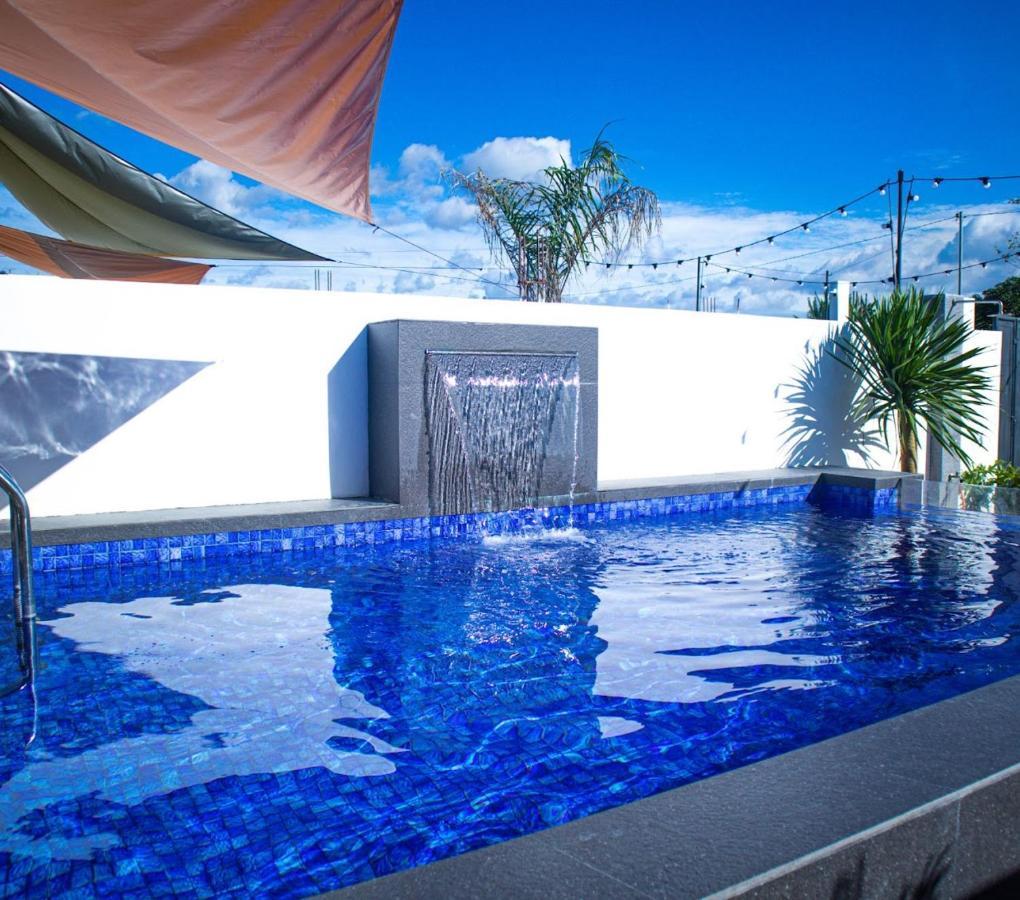 Hidden Haven Subic Villa W/ Infinity Pool Экстерьер фото